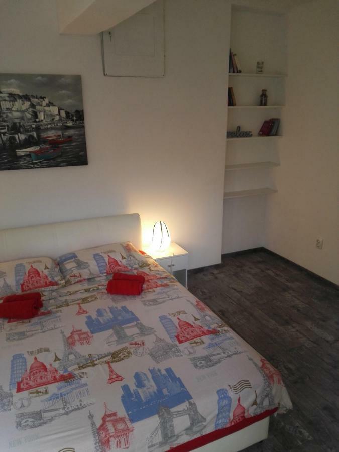 Apartment "M&M" Free Parking Солин Екстериор снимка