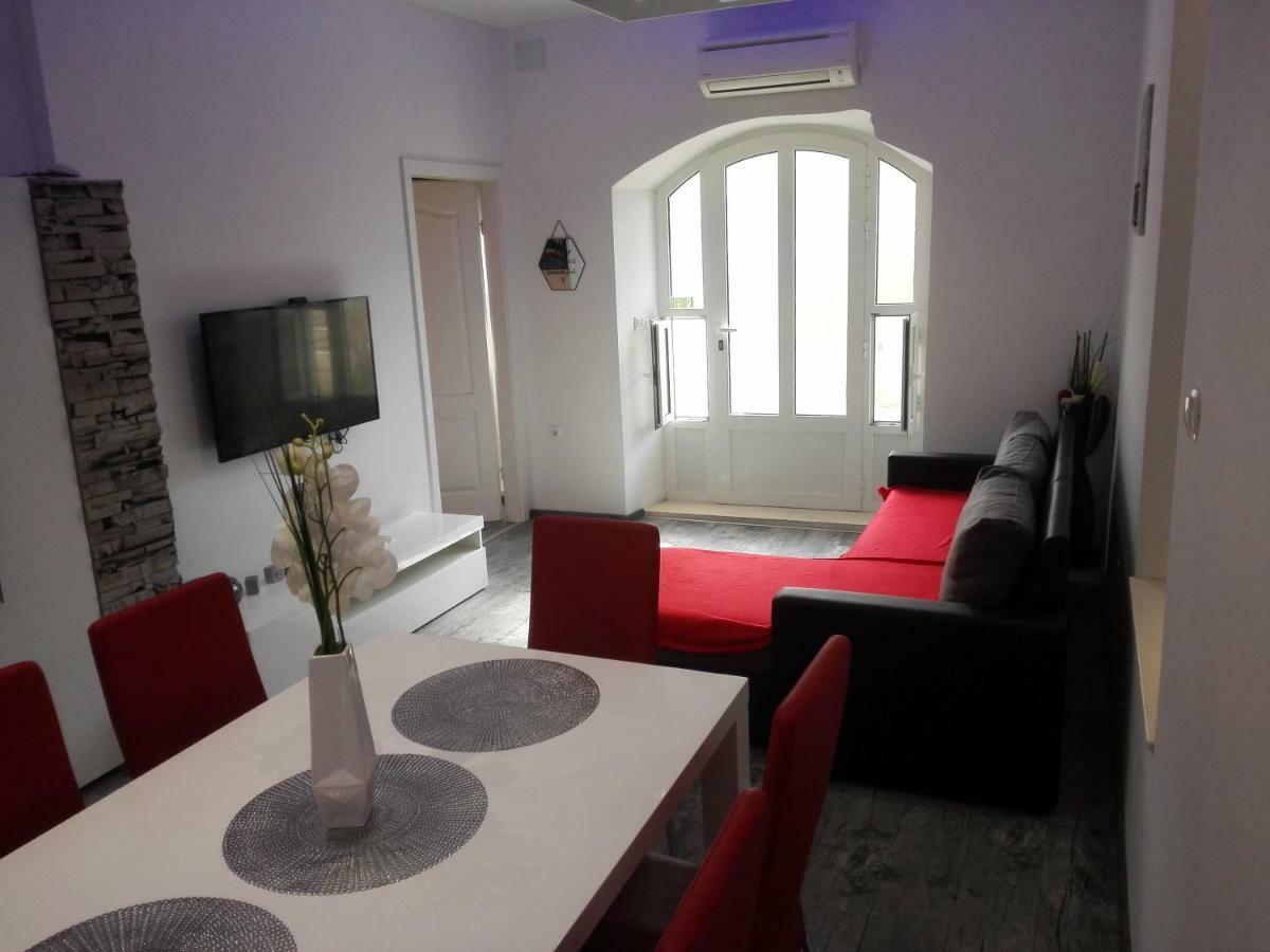 Apartment "M&M" Free Parking Солин Екстериор снимка